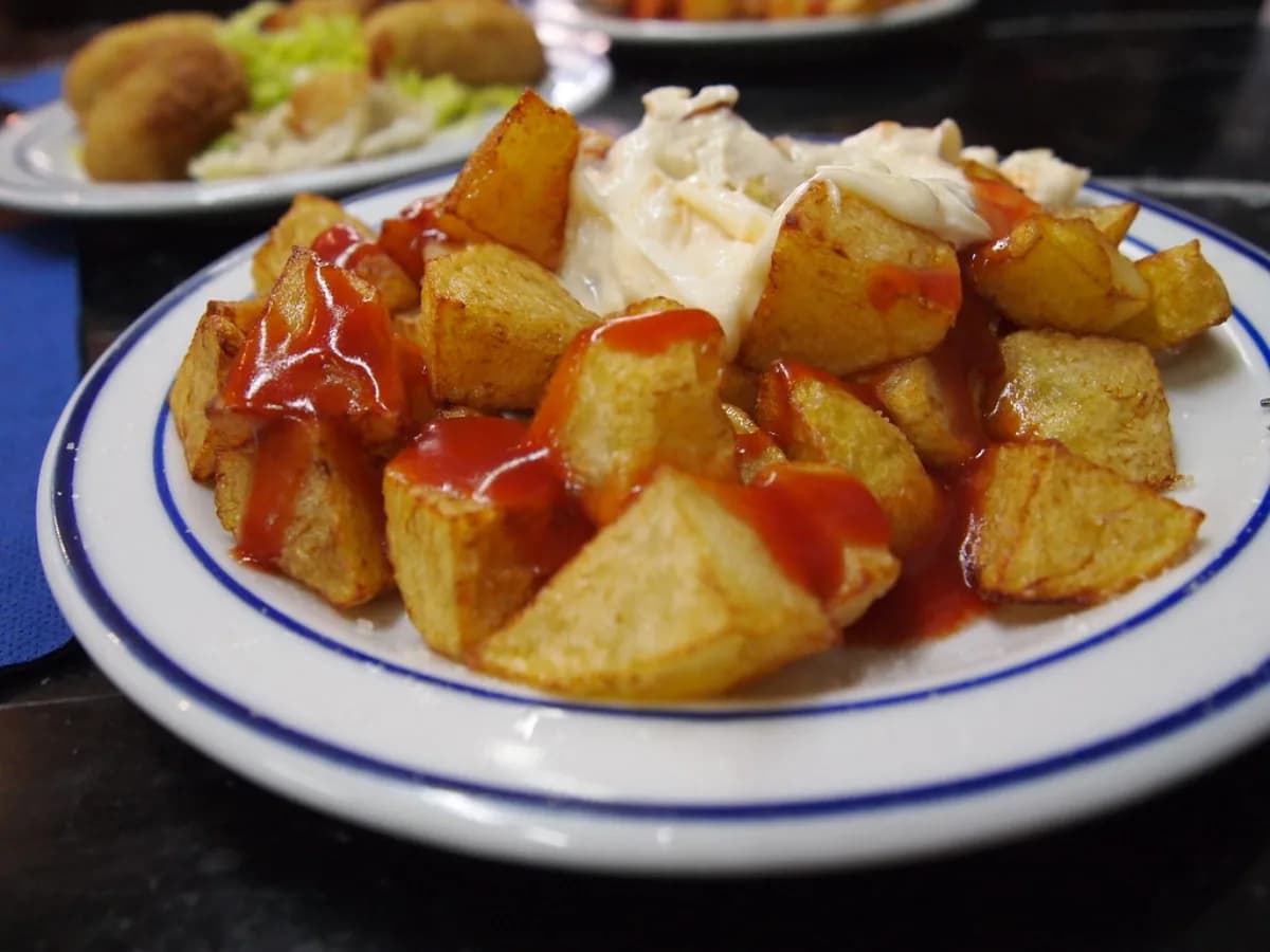 Papas bravas en freidora de aire