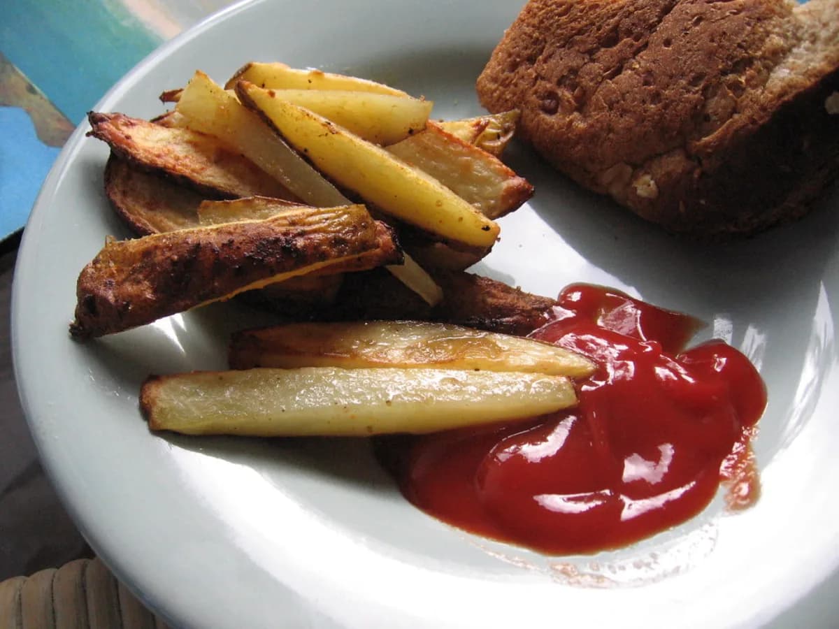 Papas fritas caseras en freidora de aire